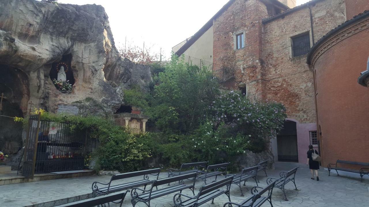 Ferienwohnung Location Turistic Monolocale Nel Parco Del Santuario Asti Exterior foto