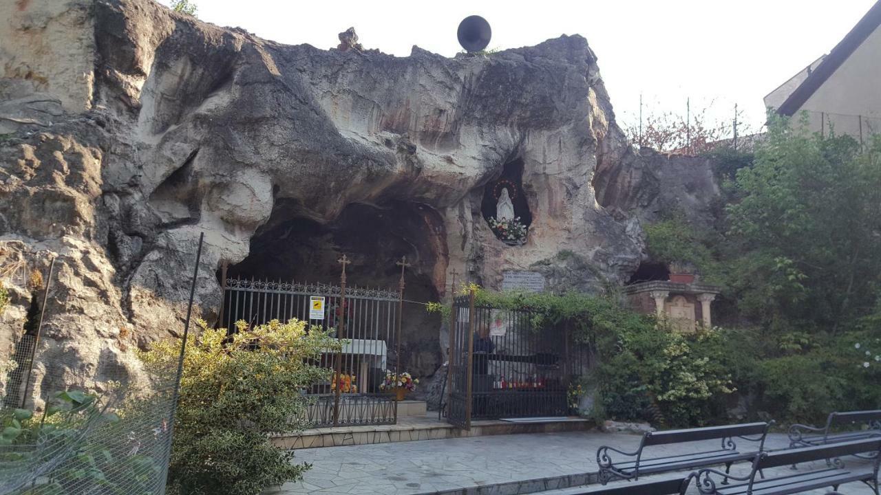 Ferienwohnung Location Turistic Monolocale Nel Parco Del Santuario Asti Exterior foto